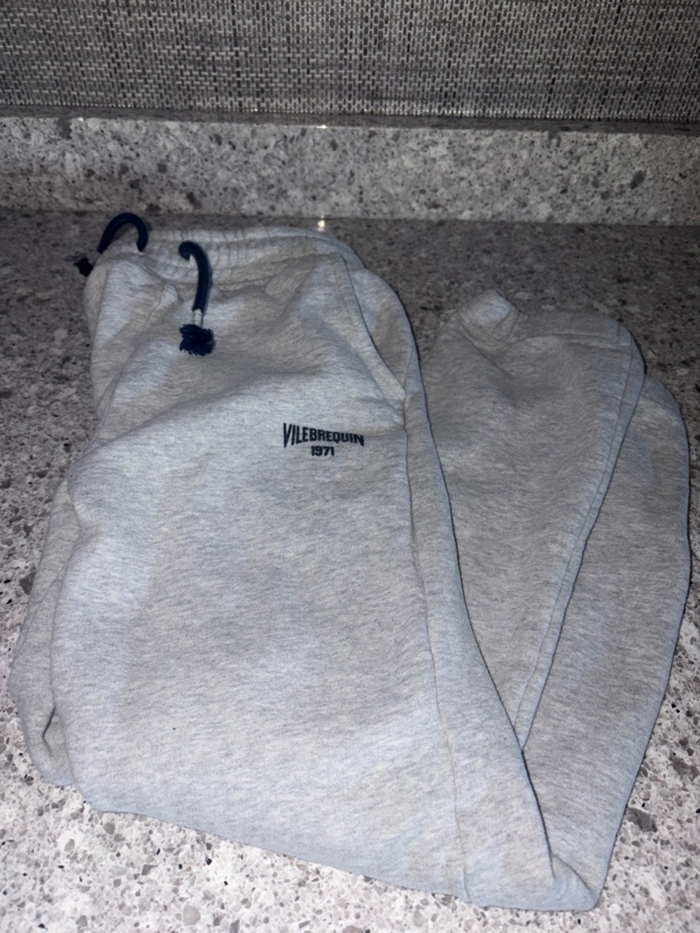 Vilebrequin Kids Heather Gray Jogger Sweatpants with Navy Drawstring